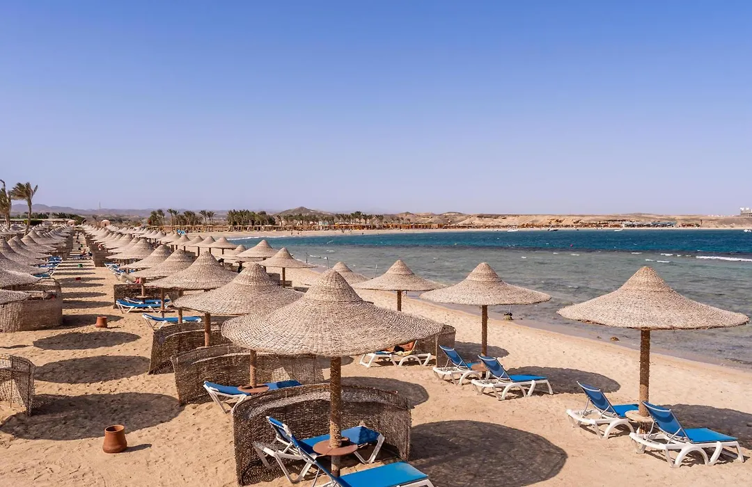 Malikia Resort Abu Dabbab-1